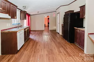308 Forest Hollow Dr, Statesville, NC 28677 - Photo 6