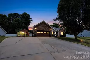 200 Brooks Dr, Stanley, NC 28164 - Photo 2