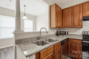 614 E 9th St, Charlotte, NC 28202 - Photo 16
