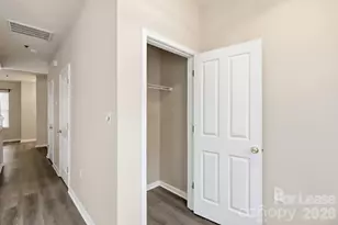 614 E 9th St, Charlotte, NC 28202 - Photo 20