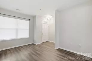 614 E 9th St, Charlotte, NC 28202 - Photo 10