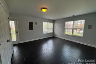 304 Rock Ridge Ln, Mount Holly, NC 28120 - Photo 4