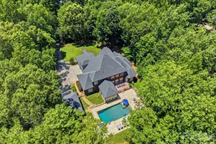 832 Savile Ln, Fort Mill, SC 29715 - Photo 4