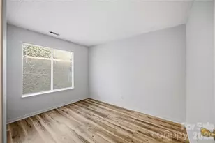 9505 University Terrace Dr, Charlotte, NC 28262 - Photo 18