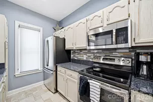 1029 Park West Dr, Charlotte, NC 28209 - Photo 4