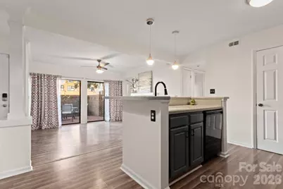 212 W 10th Street #4, Charlotte, NC 28202 - Photo 6