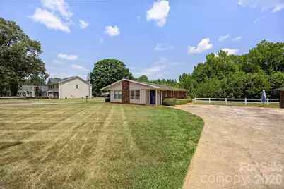 6010 Pleasant Grove Road, Charlotte, NC 28216 - Photo 30