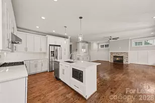1919 Hamorton Pl, Charlotte, NC 28205 - Photo 12