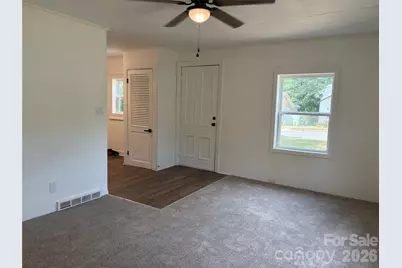 1107 S Meeting Street, Statesville, NC 28677 - Photo 10