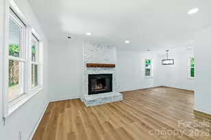 1936 Lakedell Dr, Charlotte, NC 28215 - Photo 8