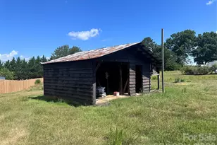 3190 Warlicks Church Rd, Connelly Springs, NC 28612 - Photo 6