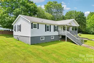 119 E Meadow Ln, Horse Shoe, NC 28742 - Photo 2
