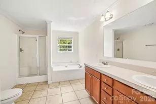 119 E Meadow Ln, Horse Shoe, NC 28742 - Photo 18