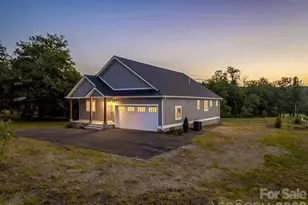 120 Grandview Ln, Hendersonville, NC 28791 - Photo 2