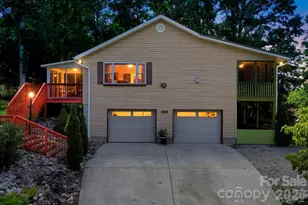 81 Chestnut Ln, Hendersonville, NC 28792 - Photo 2
