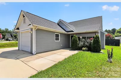 6033 Mary Blair Lane, Charlotte, NC 28214 - Photo 2