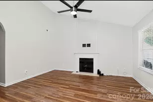 6033 Mary Blair Ln, Charlotte, NC 28214 - Photo 6