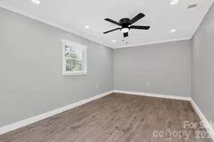 6033 Mary Blair Ln, Charlotte, NC 28214 - Photo 10