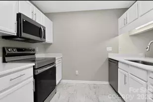 6033 Mary Blair Ln, Charlotte, NC 28214 - Photo 16