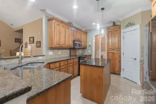 138 Fox Hunt Dr, Mooresville, NC 28117 - Photo 2