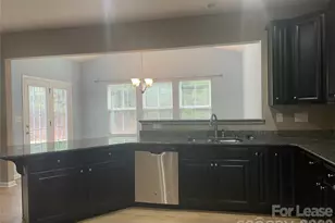 5712 Selkirkshire Rd, Charlotte, NC 28278 - Photo 10