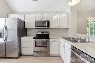 932 Heritage Pkwy, Fort Mill, SC 29715 - Photo 6