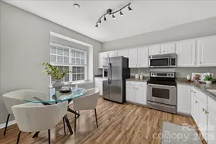 3054 Castleberry Ct, Charlotte, NC 28209 - Photo 10