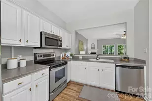 3054 Castleberry Ct, Charlotte, NC 28209 - Photo 12