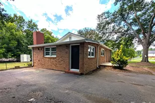 9207 Elgin Dr, Charlotte, NC 28214 - Photo 2