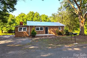 9207 Elgin Dr, Charlotte, NC 28214 - Photo 1