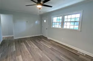 9207 Elgin Dr, Charlotte, NC 28214 - Photo 4