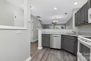 10866 Holly Ridge Blvd, Charlotte, NC 28216 - Photo 12