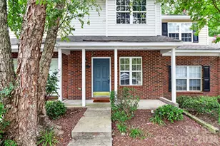 10866 Holly Ridge Blvd, Charlotte, NC 28216 - Photo 2