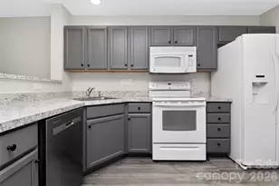 10866 Holly Ridge Blvd, Charlotte, NC 28216 - Photo 10