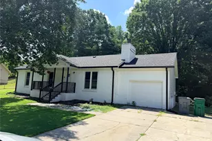 5819 Woodrock Ct, Charlotte, NC 28214 - Photo 2