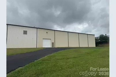 645 11th Avenue Boulevard SE, Hickory, NC 28602 - Photo 2