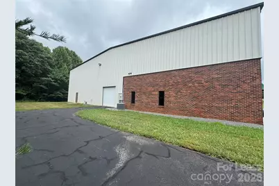 645 11th Avenue Boulevard SE, Hickory, NC 28602 - Photo 4
