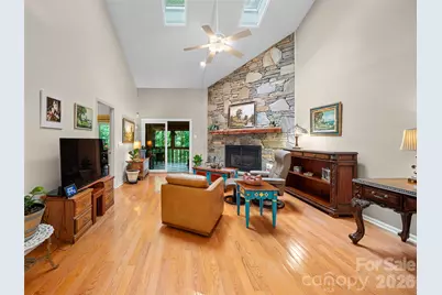 303 White Oak Drive, Hendersonville, NC 28791 - Photo 2