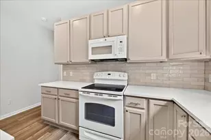 9236 Duckhorn Dr, Charlotte, NC 28277 - Photo 6