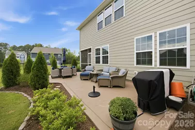 106 Hollywood Court, Troutman, NC 28166 - Photo 2
