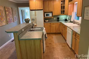 136 Johnnie Hills None, Burnsville, NC 28714 - Photo 4