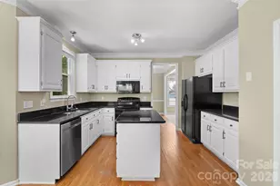 8610 Forest Shadow Cir, Cornelius, NC 28031 - Photo 6