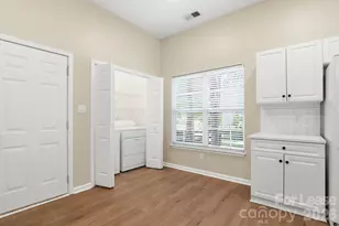 13114 Woodland Farm Dr, Charlotte, NC 28215 - Photo 12