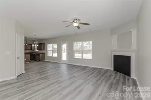 6702 Chieftain Dr, Charlotte, NC 28216 - Photo 6