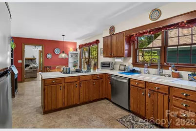 1064 Maplewood Court, Hendersonville, NC 28791 - Photo 18