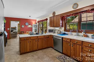 1064 Maplewood Ct, Hendersonville, NC 28791 - Photo 18