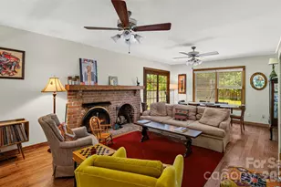 1064 Maplewood Ct, Hendersonville, NC 28791 - Photo 12