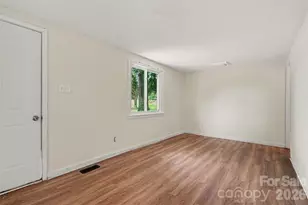 8232 Starnes Randall Rd, Charlotte, NC 28215 - Photo 6