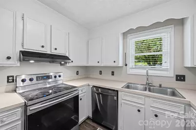 11230 Mallard Crossing Drive, Charlotte, NC 28262 - Photo 12