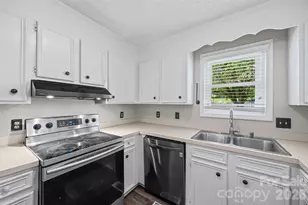 11230 Mallard Crossing Dr, Charlotte, NC 28262 - Photo 12